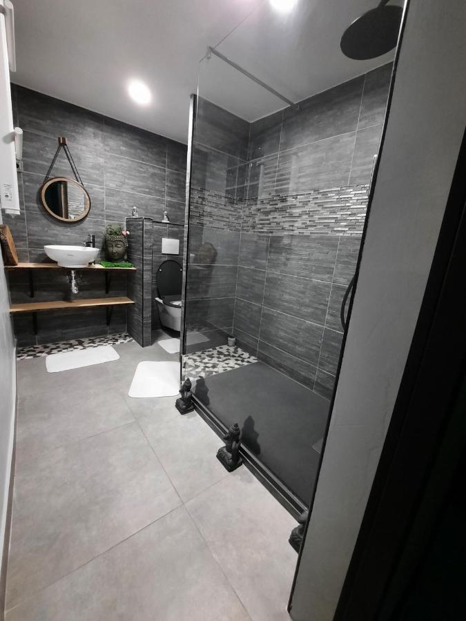 Maison Avec Jacuzzi Saint-Mitre-les-Remparts ภายนอก รูปภาพ