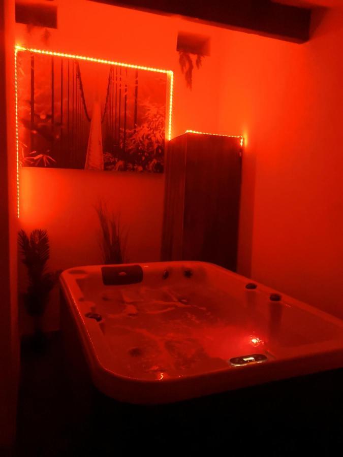 Maison Avec Jacuzzi Saint-Mitre-les-Remparts ภายนอก รูปภาพ